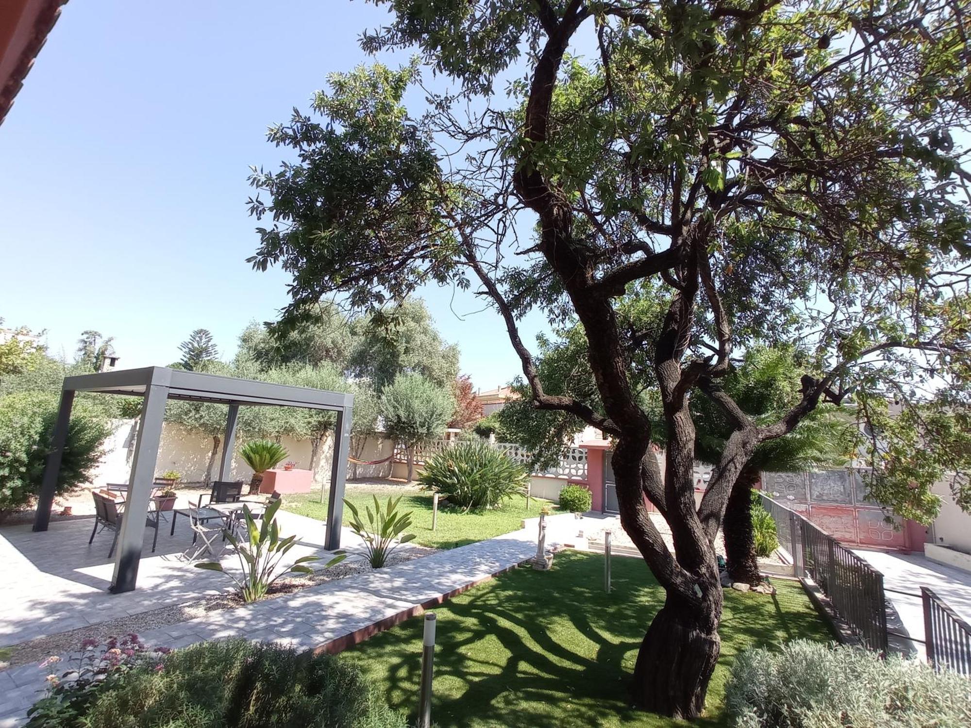 B&B Villa Nora Quartu SantʼElena Exteriör bild